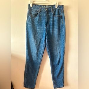 American Eagle Outfitters Mom Jeans